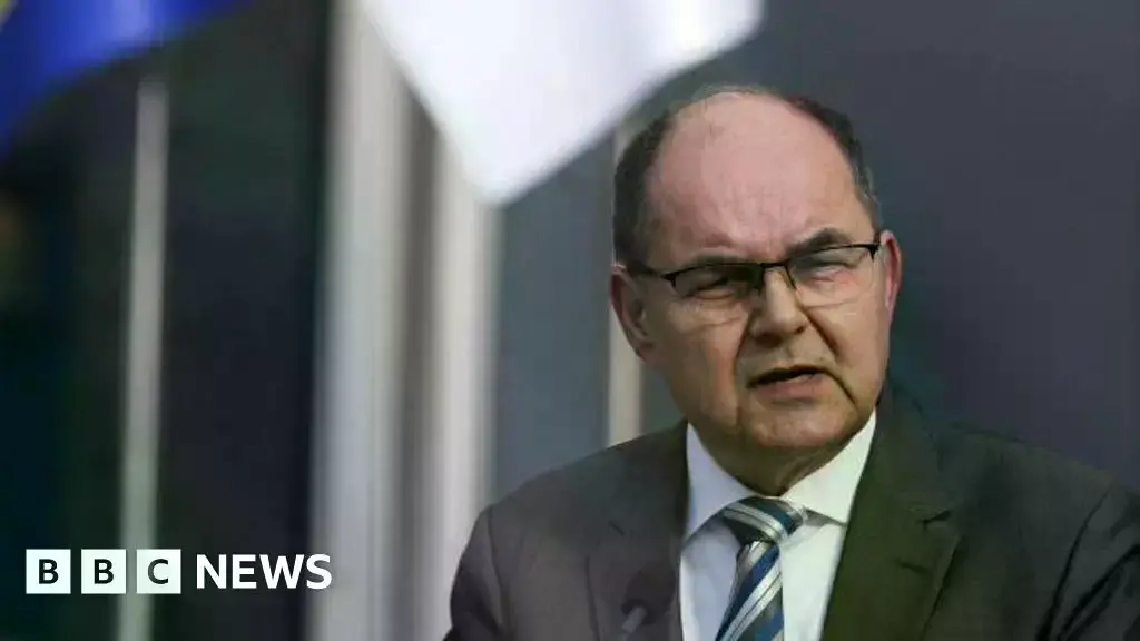 Christian Schmidt, quien ha servido como Alto Representante para Bosnia y Herzegovina desde 2021, confirma su dimisión.