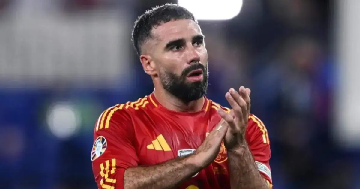 Dani Carvajal durante un partido con la selección de España.