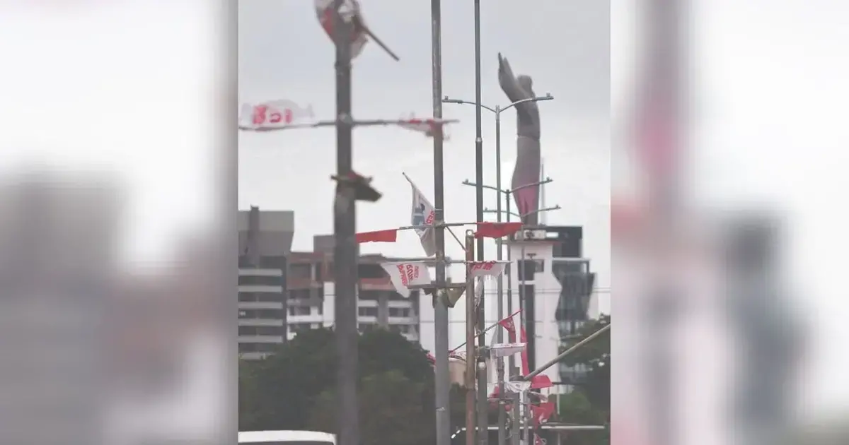 Banderines de diferentes colores políticos continúan por la zona del Cristo Redentor y otros sectores