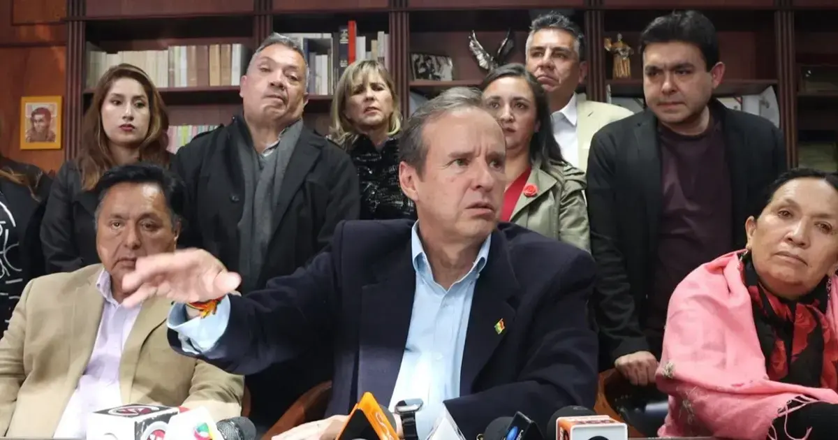 Jorge Tuto Quiroga en rueda de prensa