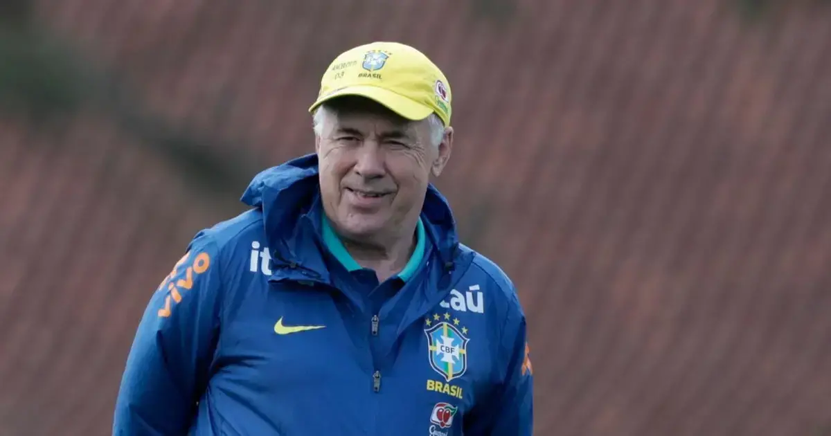 El DT italiano durante un entrenamiento con Brasil.