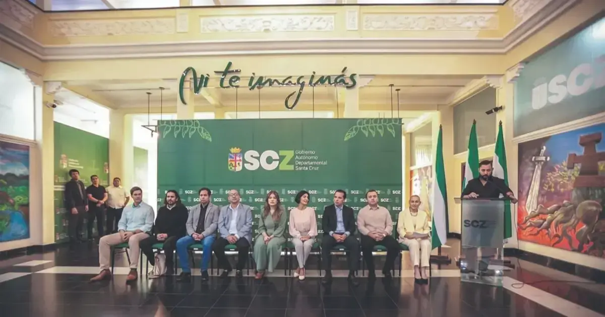 La presentación del flamante equipo de colaboradores del gobernador Juan Pablo Velasco se realizó en Casa de Gobierno departa