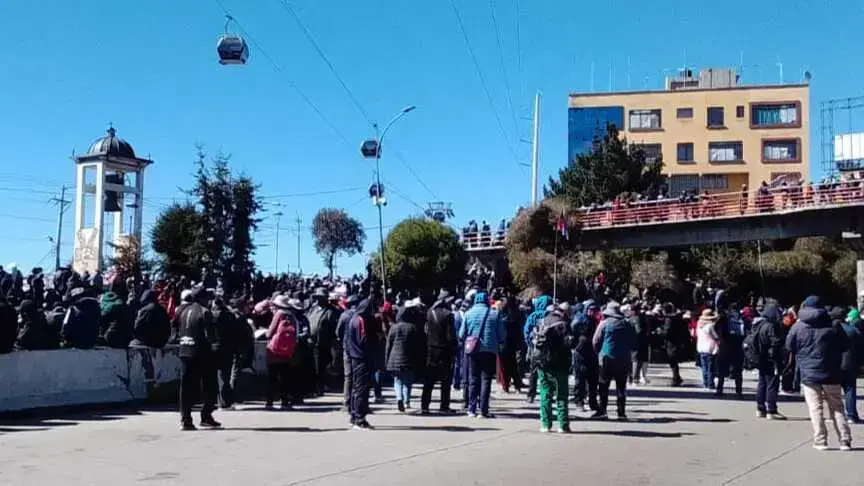 Protesta en el peaje de la autopista La Paz - El Alto
