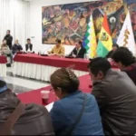 Paz se reúne con la COR de El Alto para buscar la pacificación del país