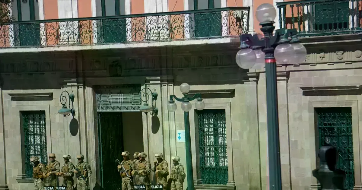 El centro del poder político (plaza Murillo), permanece con control militar después de los últimos acontecimientos