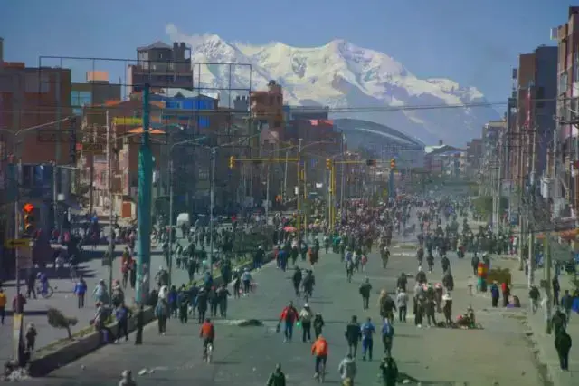 Las movilizaciones mantienen paralizada a la ciudad de El Alto.
