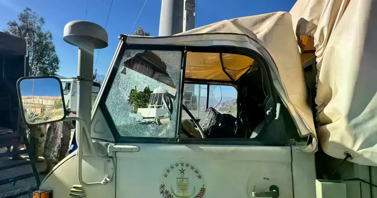 Este es uno de los vehículos que resultó afectado