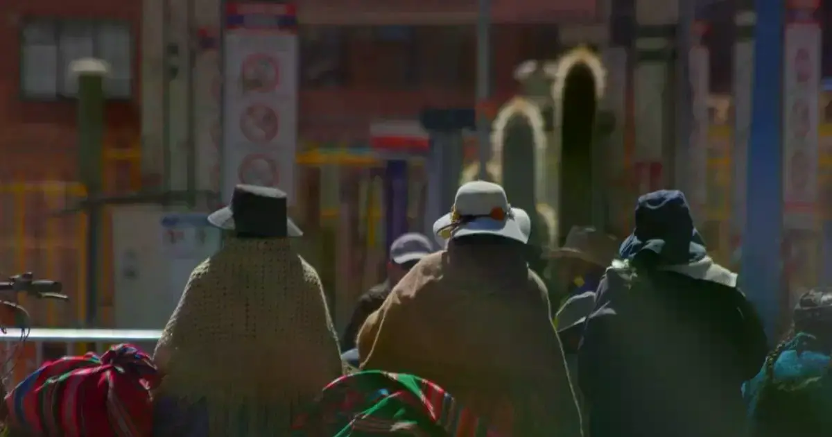 Continúa el cerco a La Paz