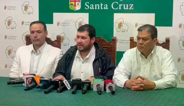 Dirigentes del Comité pro Santa Cruz