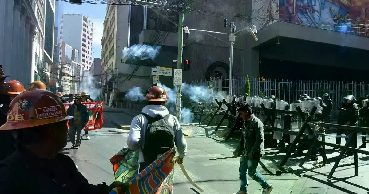 Sectores de la COB y grupos radicales a Evo Morales convulsionan La Paz