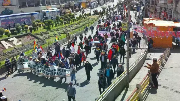 La movilización de seguidores de Evo Morales que ingresó a La Paz.