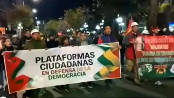 Marcha de las plataformas ciudadanas en rechazo a la violencia en La Paz.