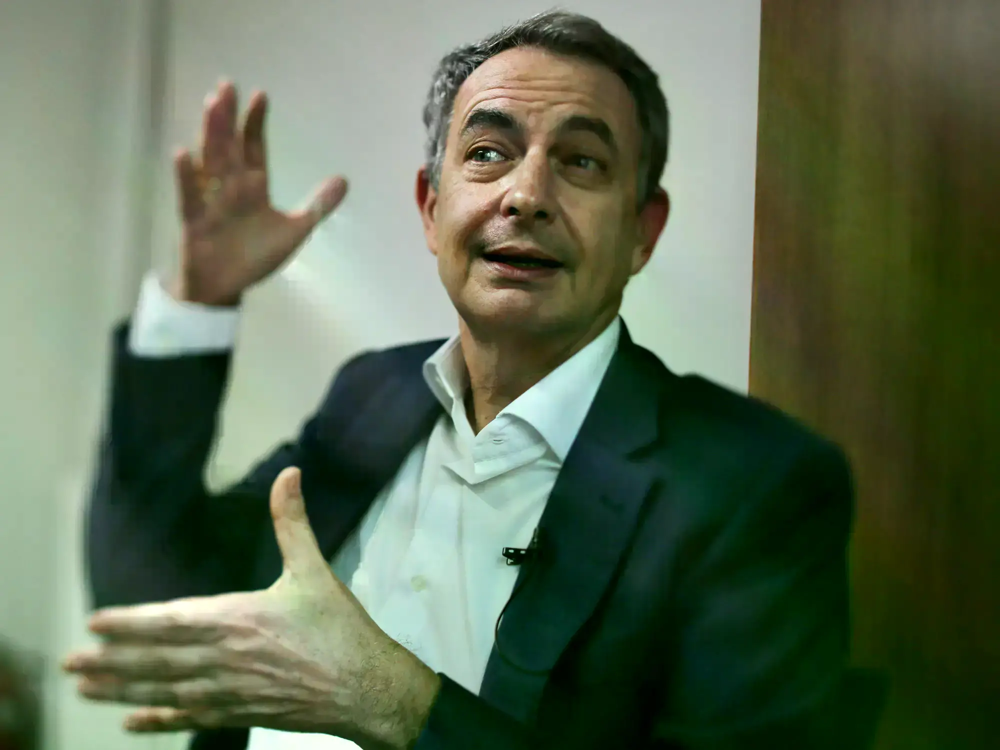 José Luis Rodríguez Zapatero en su despacho de Madrid durante una entrevista con Clarín.