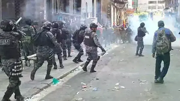 Representantes de esposas de policías expresaron preocupación por la seguridad de los efectivos.