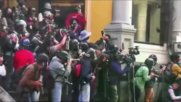 Periodistas haciendo cobertura en las movilizaciones.