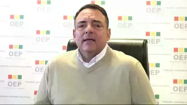 Vocal del TSE Carlos Ortiz.