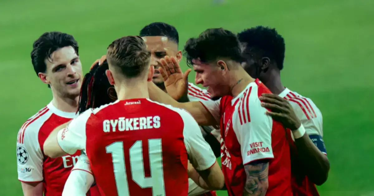 Jugadores del Arsenal celebrando gol.