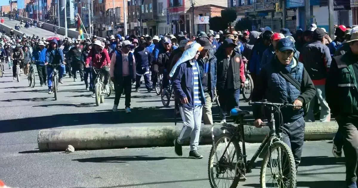 Los bloqueos y marchas afectan más a El Alto y a La Paz.