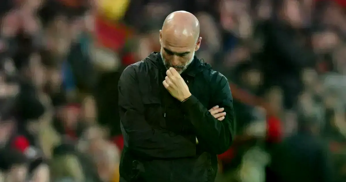 El DT español durante un partido con el Manchester City.