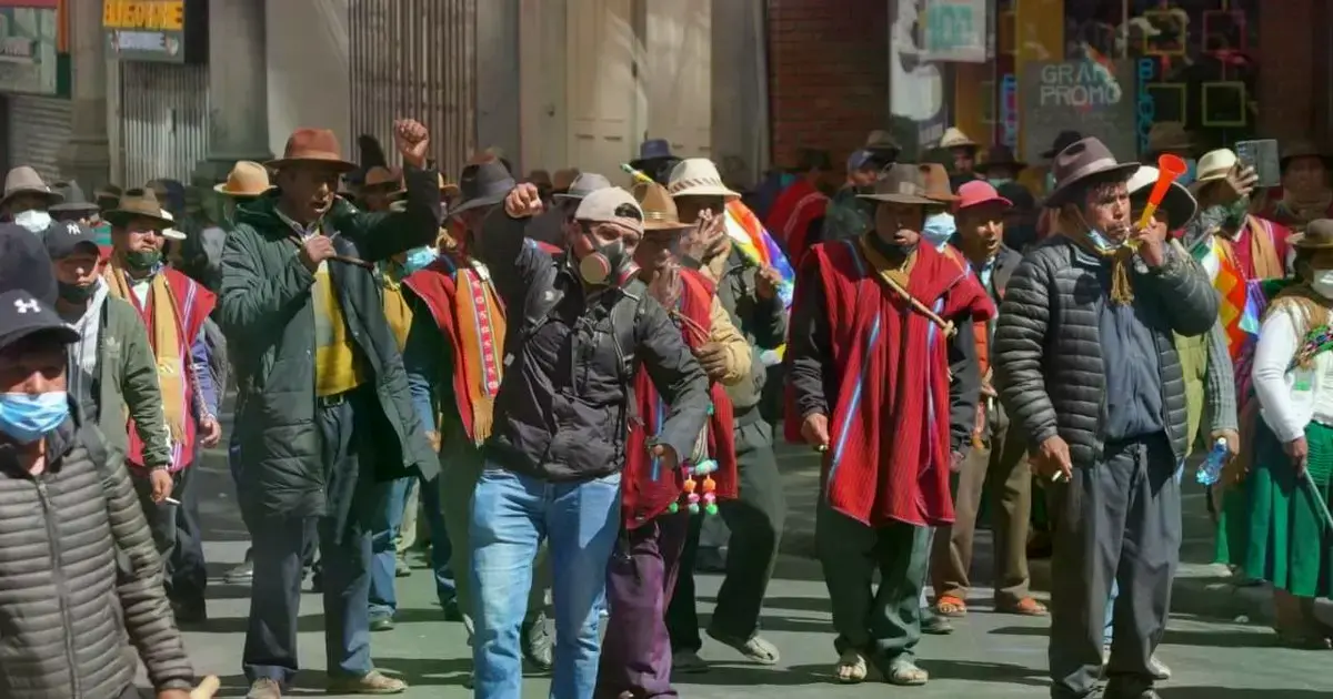 Ponchos Rojos llegaron a La Paz en la denominada 'Marcha por la vida', promovida por Evo Morales.