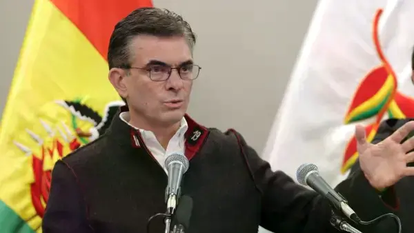 Presidente Rodrigo Paz en conferencia de prensa.