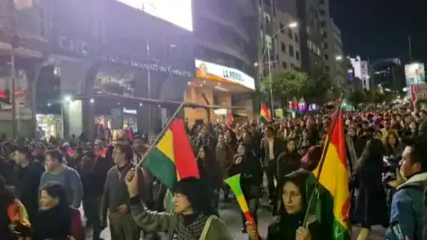 Una gran cantidad de personas se movilizaron en La Paz