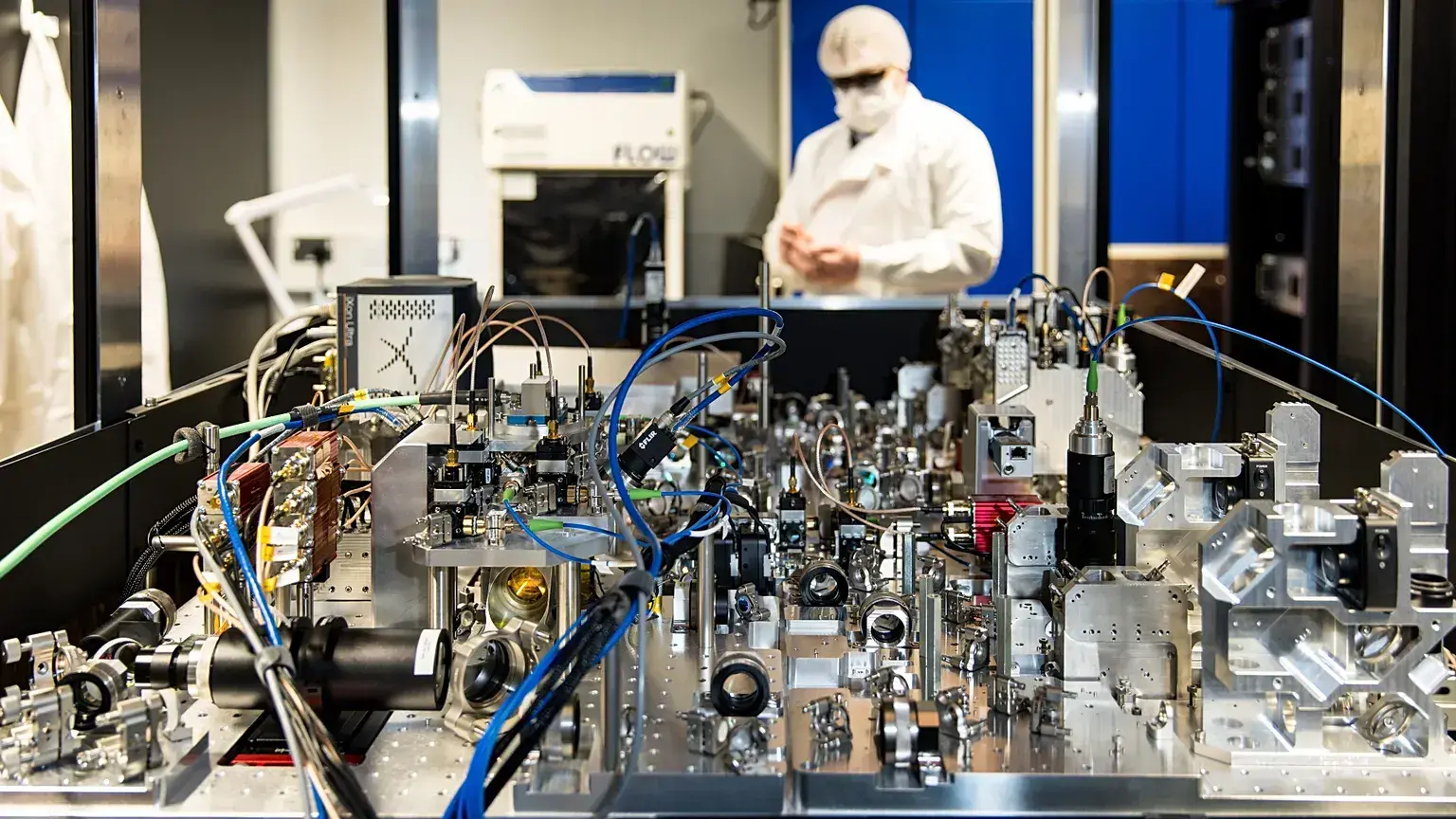 Primer banco de pruebas de ordenador cuántico en el Centro Nacional de Computación Cuántica del Reino Unido, 2025.
