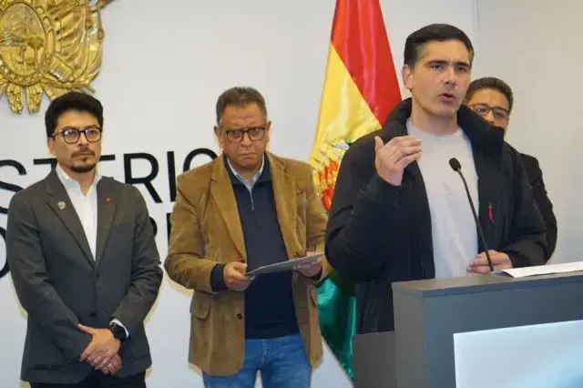 La convocatoria al diálogo por parte de ministros de Estado.
