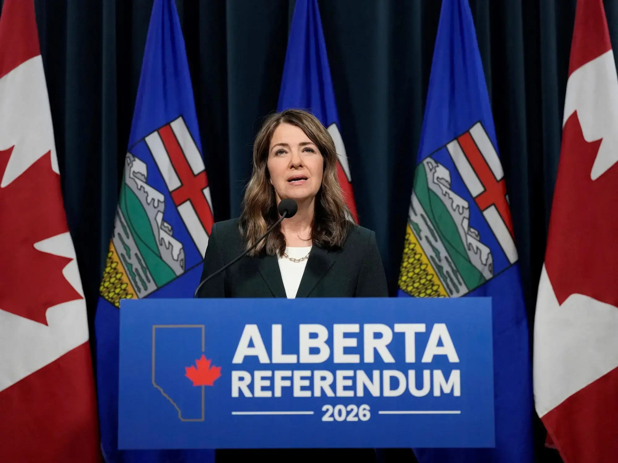Danielle Smith anuncia la convocatoria a un referéndum en Alberta para votar su independencia de Canadá.