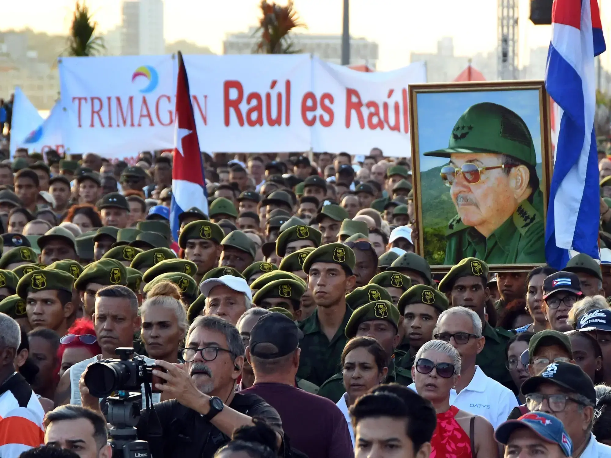 Concentración en La Habana en apoyo a Raúl Castro
