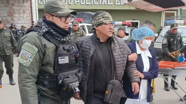 El uniformado fue trasladado al Hospital Obrero. Foto: RRSS