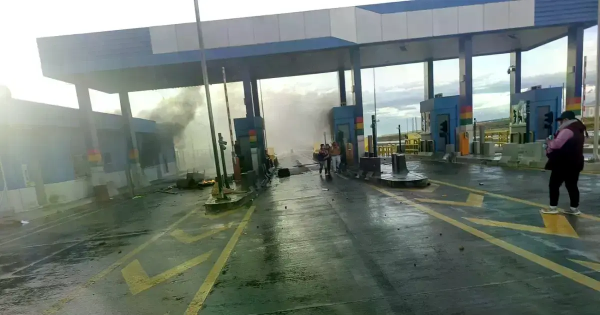 Imágenes de la tranca de Copata muestran destrucción, civiles refugiados y rastros de enfrentamientos.