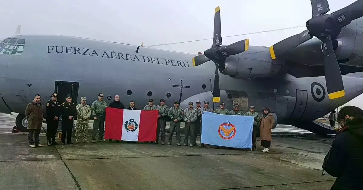 El avión Hércules de la Fuerza Aérea de Perú que transportó las 4 toneladas de alimentos de donación.