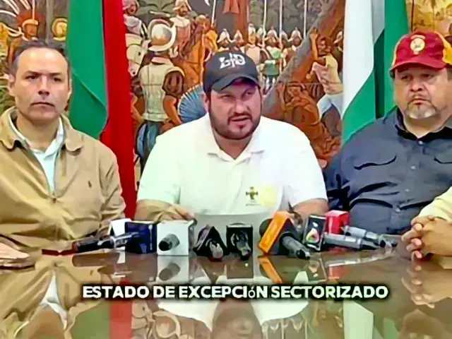 Dirigentes del Comité pro Santa Cruz en una declaración conjunta este domingo.
