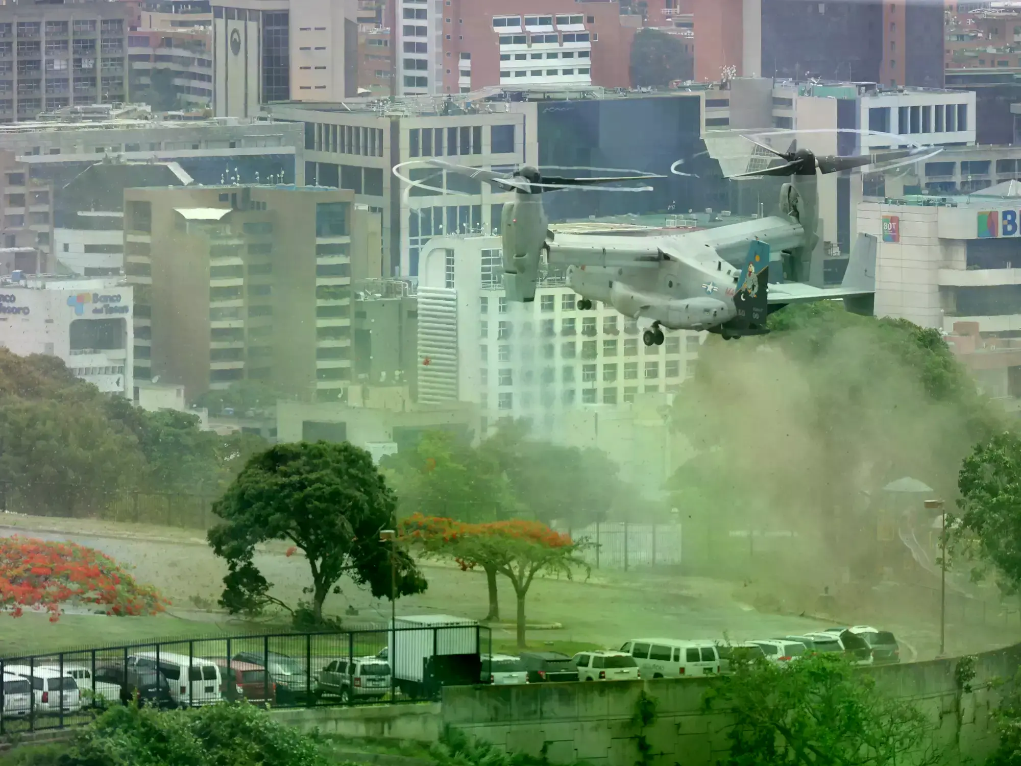 Helicóptero Bell Boeing V-22 Osprey de Estados Unidos durante un simulacro en Caracas.