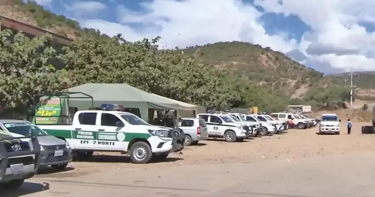Policías permanecen en la zona de Parotani