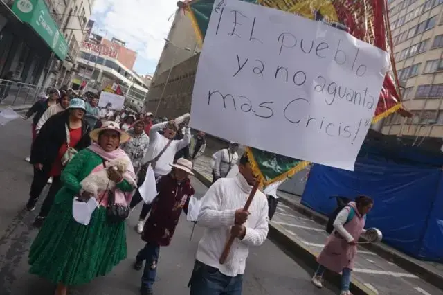 La marcha de gremiales en contra de los bloqueos.