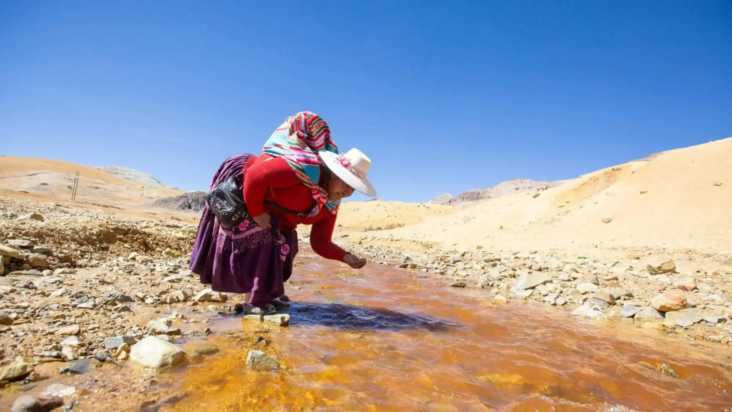 La mina Quellaveco en Perú causa escasez de agua y contaminación, según investigación
