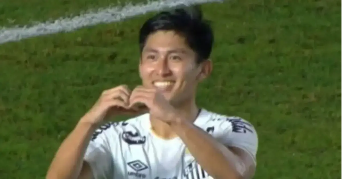 Festejo de gol del boliviano.