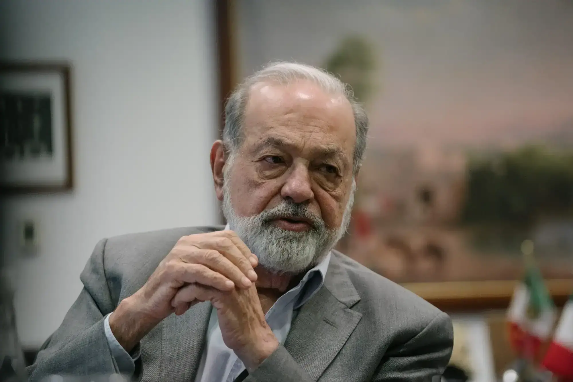 Carlos Slim invertirá 5.000 millones de dólares en México en 2026 para respaldar a Sheinbaum