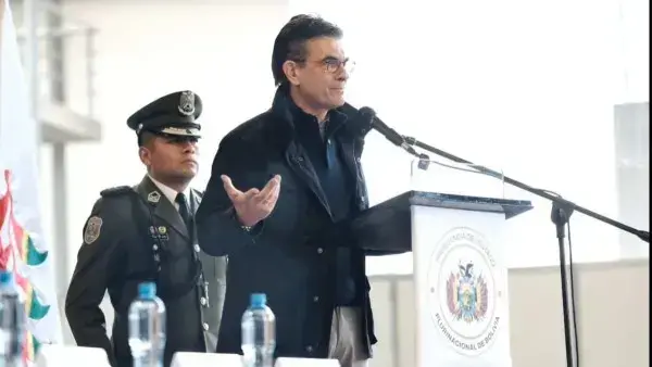 Rodrigo Paz anuncia conversaciones con el FMI para financiar obras y producción.