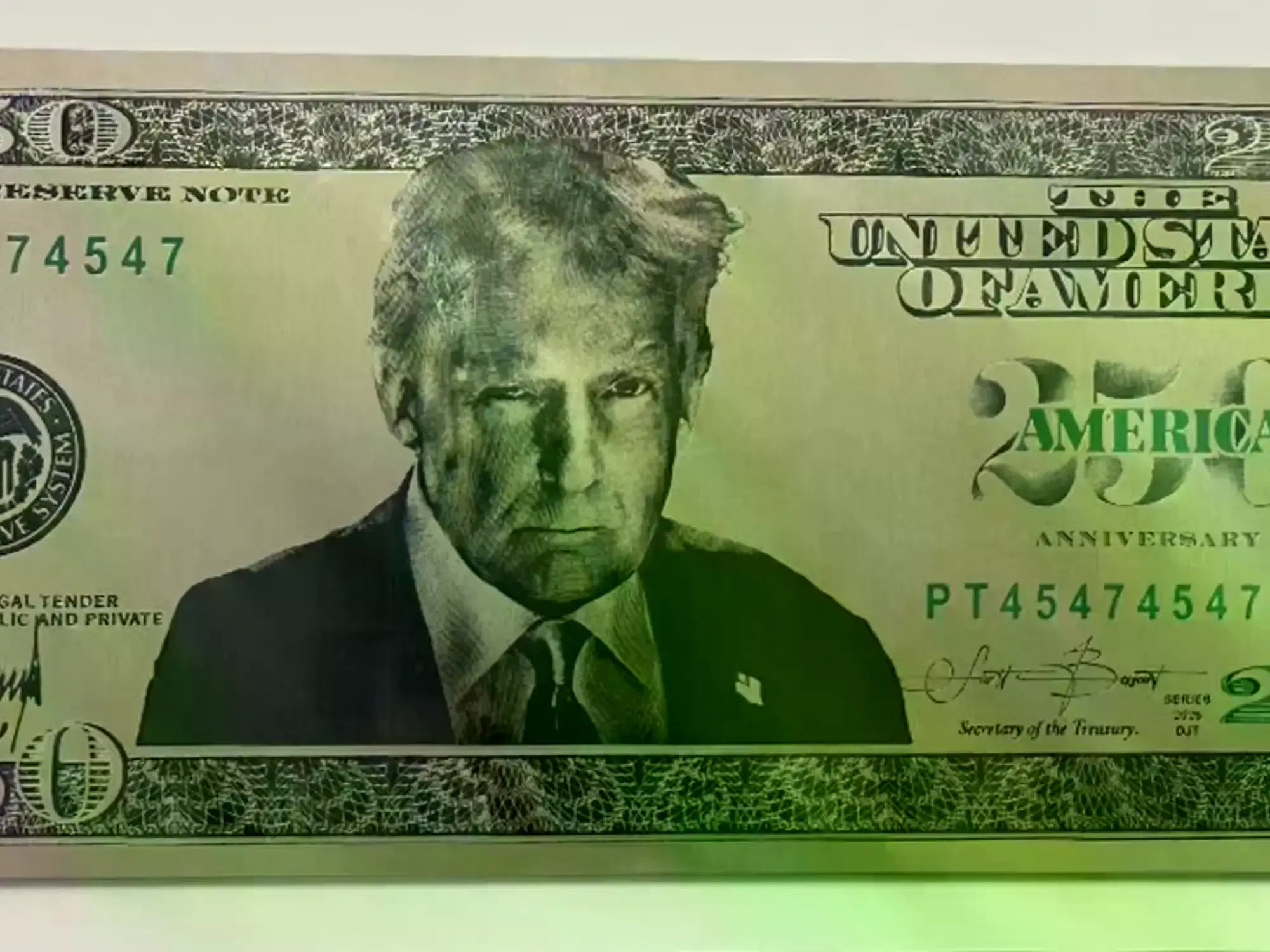 El borrador del billete de 250 dólares con la cara de Donald Trump.