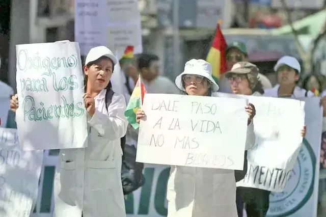 Trabajadores de salud exigen una pausa humanitaria por la escasez en hospitales