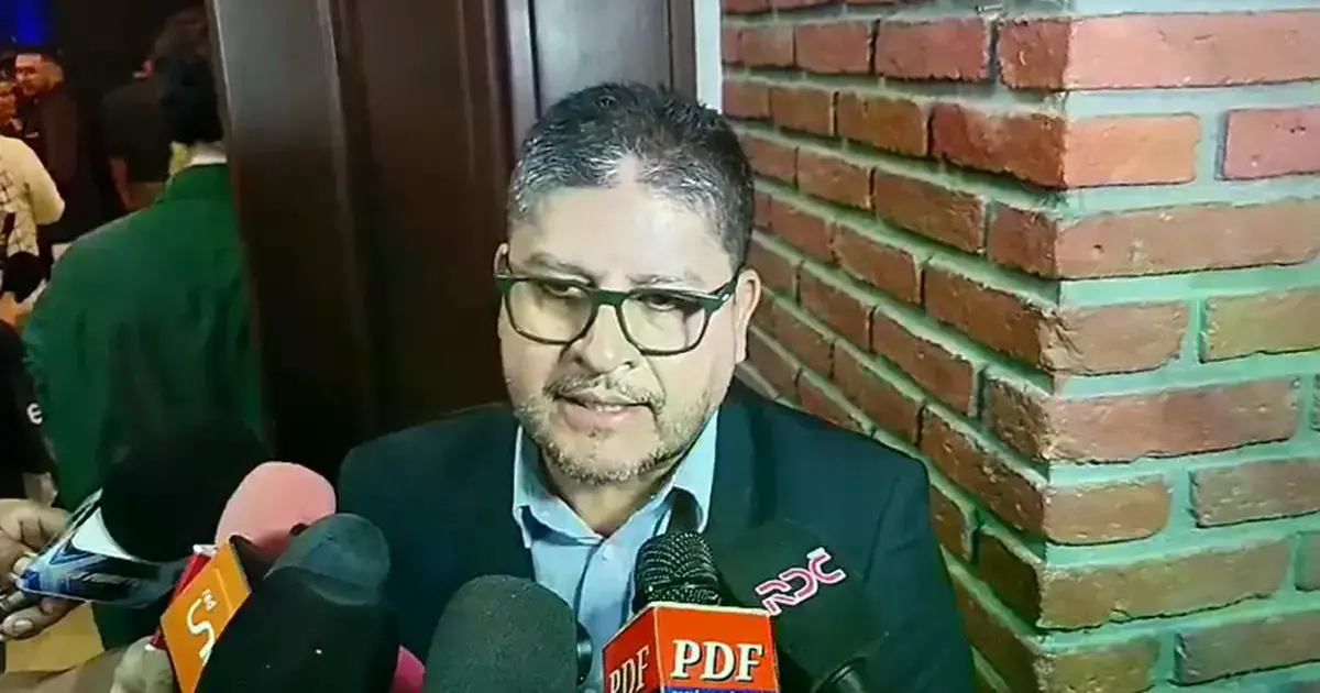 Óscar Villegas, director técnico de la selección boliviana. Foto. Rafael Cárdenas