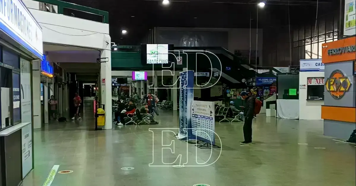 No hay salida de buses desde Santa Cruz a otros departamentos, sólo hacia Tarija