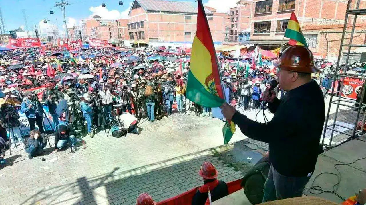 Cabildo convocado por la COB