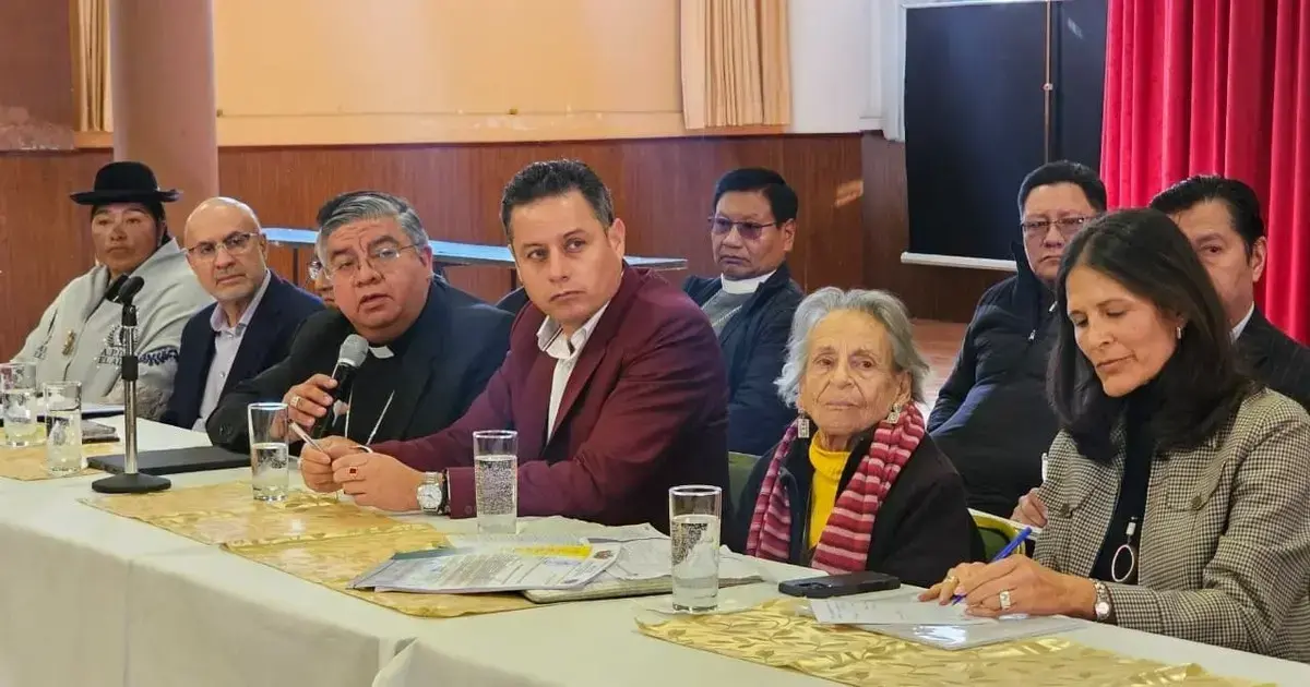 El vicepresidente Lara y otras autoridades realizaron mesas de diálogo | Foto: APG