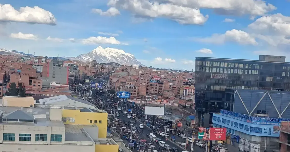 Domingo de ferias en la ciudad de El Alto que también registra puntos de bloqueo