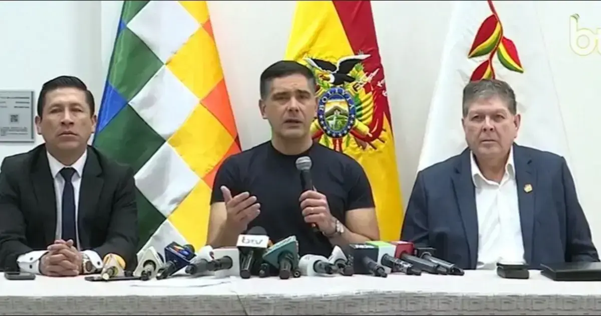 Óscar Mario Justiniano, ministro de Desarrollo Productivo, en conferencia de prensa.