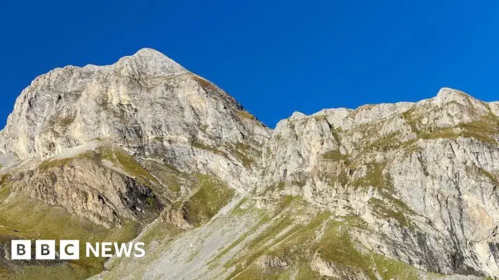 La mujer había estado haciendo senderismo en los Pirineos en la región de Huesca, España.
